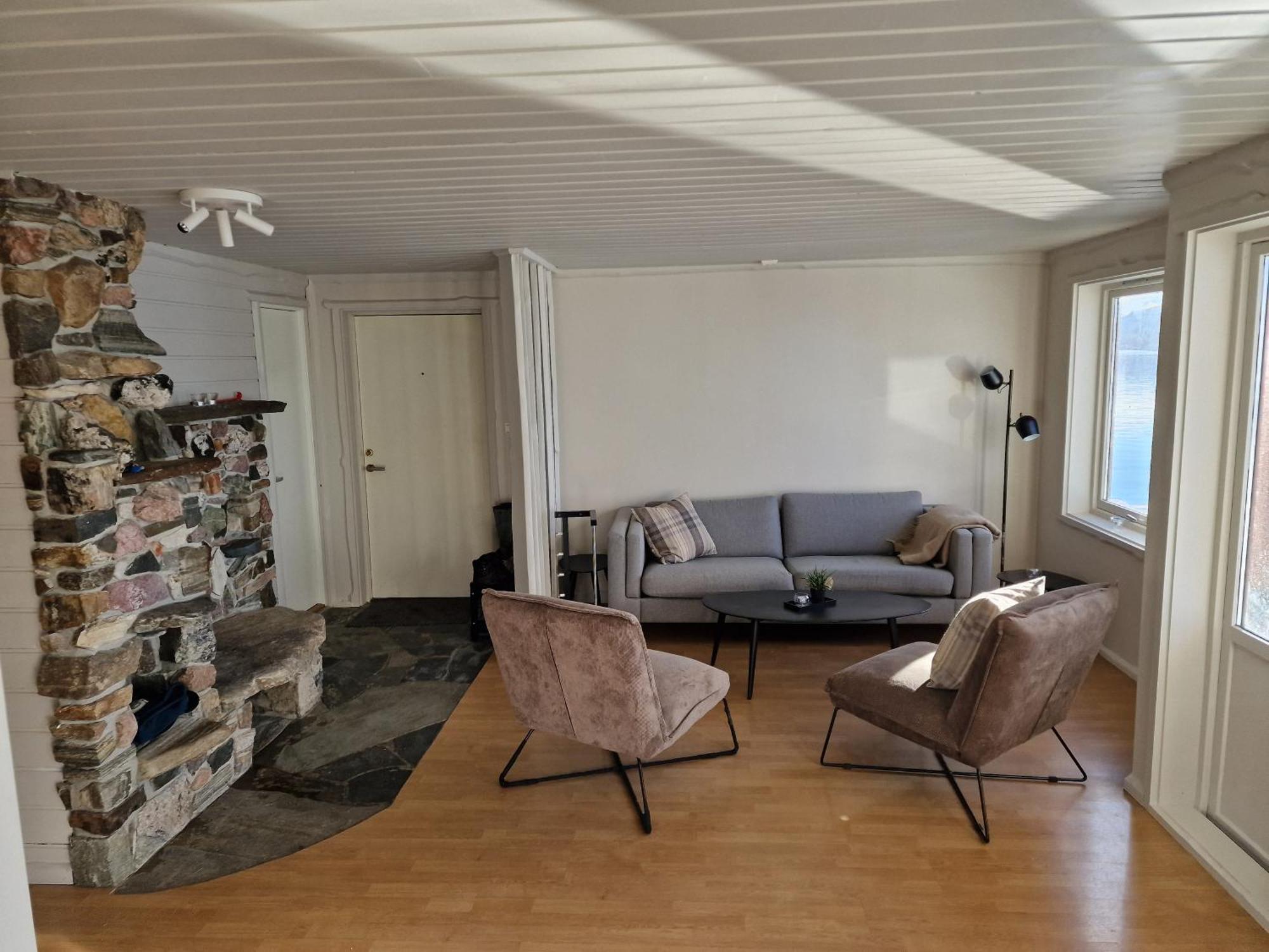 Preikestolen Panorama - Seaside Apartments Jorpeland Bilik gambar