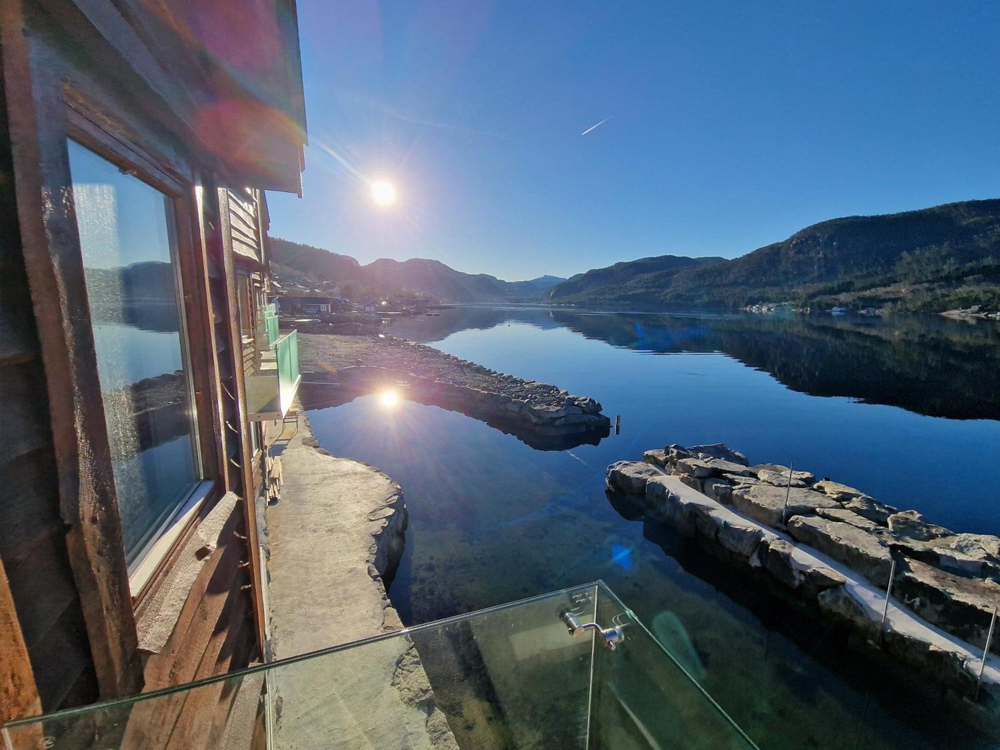 Preikestolen Panorama - Seaside Apartments Jorpeland Bilik gambar
