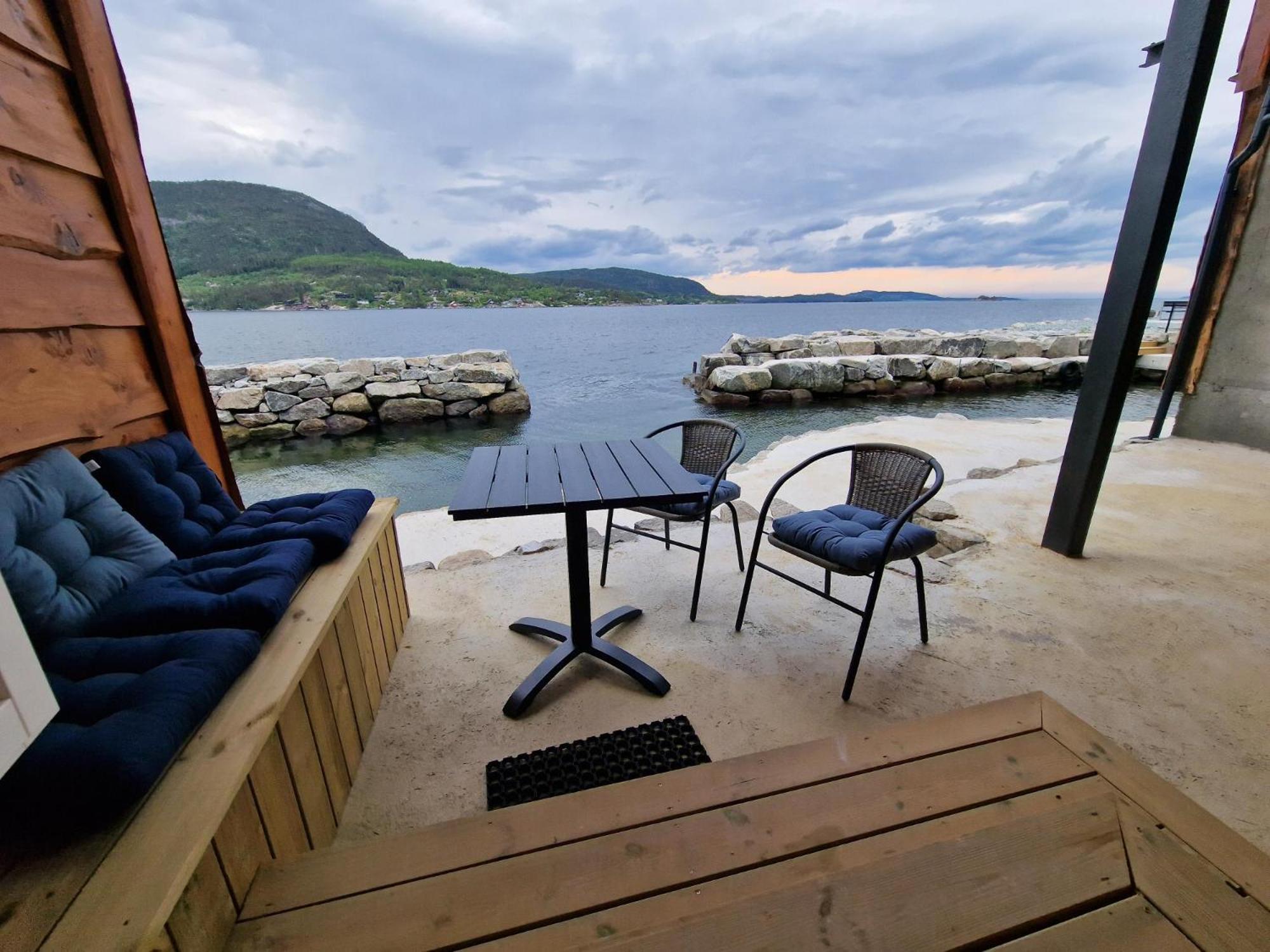 Preikestolen Panorama - Seaside Apartments Jorpeland Luaran gambar