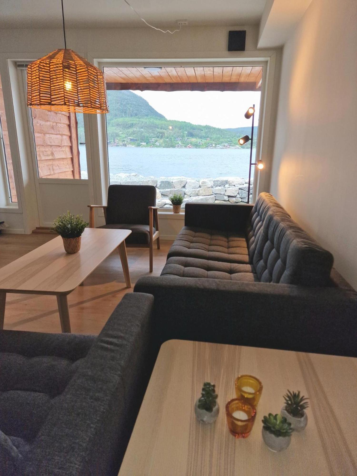 Preikestolen Panorama - Seaside Apartments Jorpeland Luaran gambar